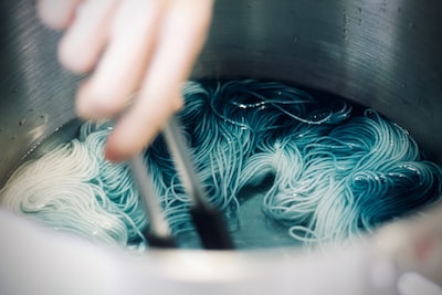 Mixing indigo with other botanicals!