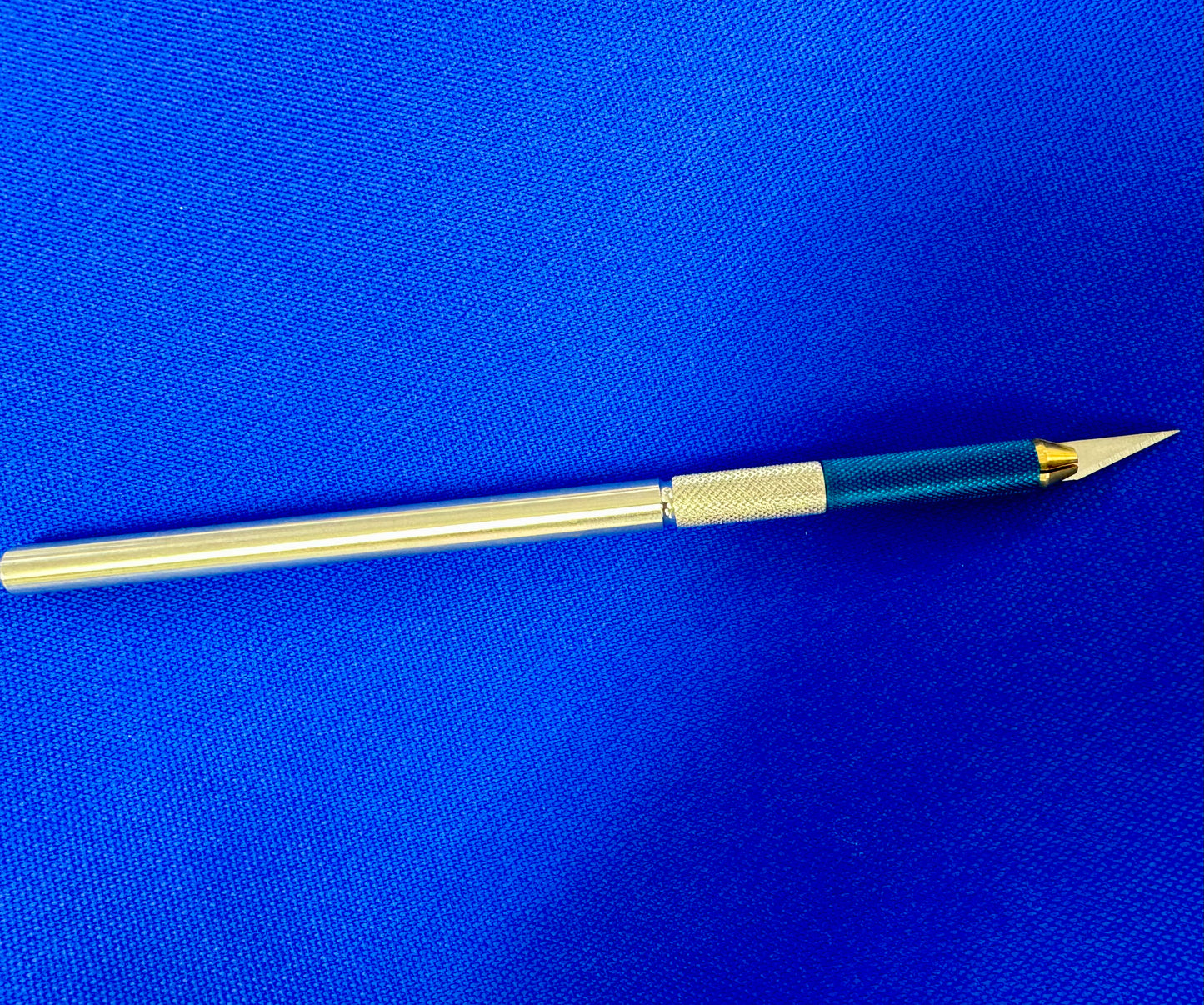 Carving knife for making pattern paper