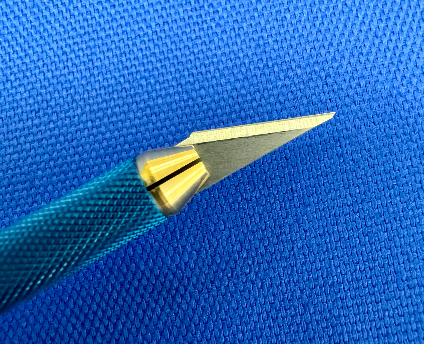 Carving knife for making pattern paper