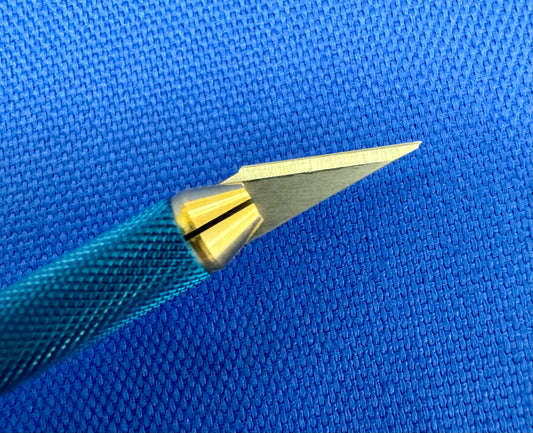 Carving knife for making pattern paper